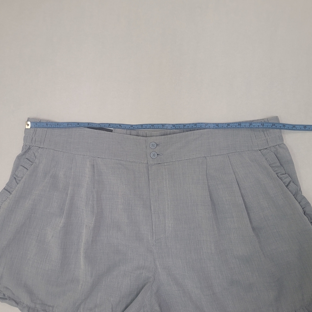 Who What Wear Ruffle Edge High Rise Shorts - Picture 4 of 9